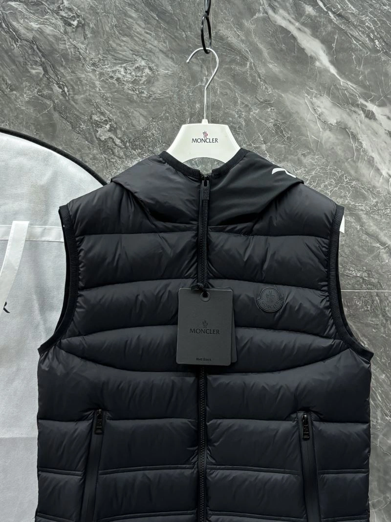 Snug Moncler Down Jackets 145097