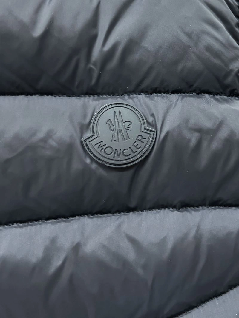 Snug Moncler Down Jackets 145097