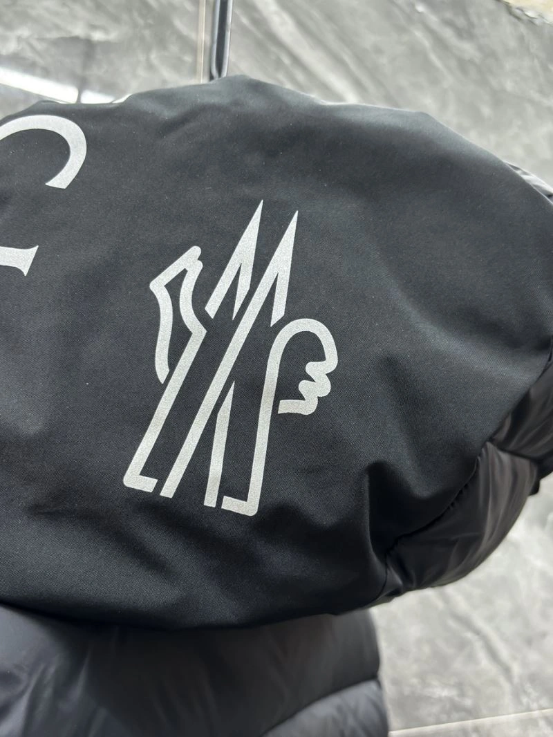 Snug Moncler Down Jackets 145097