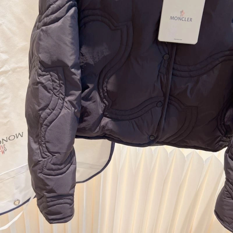 Moncler Down Jackets Supportive 145089