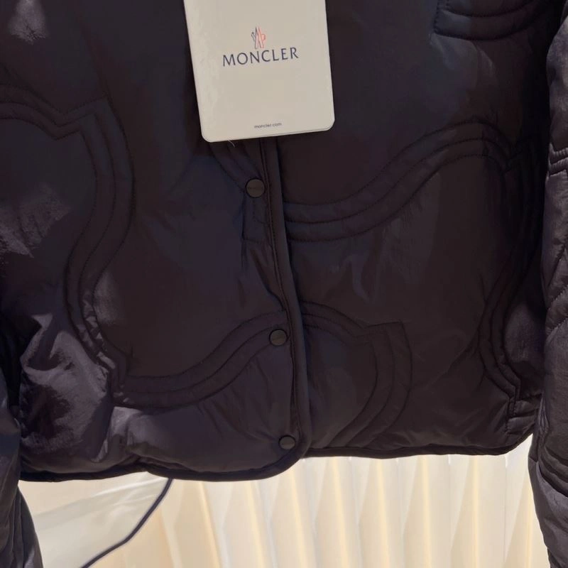 Moncler Down Jackets Supportive 145089