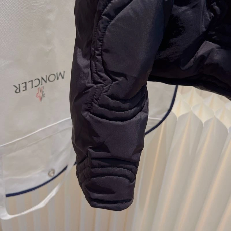 Moncler Down Jackets Supportive 145089