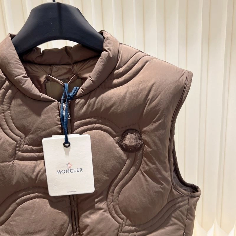 Moncler Down Jackets Minimalist 145077