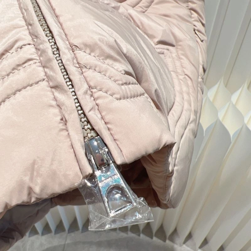 Sustainable Moncler Down Jackets 145071
