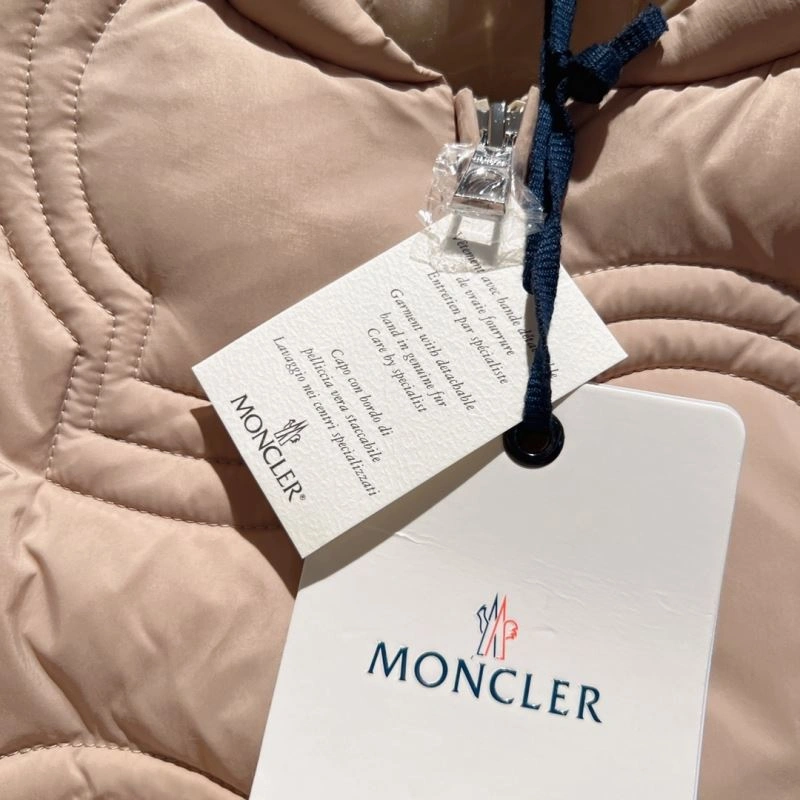 Sustainable Moncler Down Jackets 145071