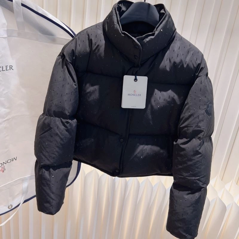Moncler Down Jackets Cozy 145083
