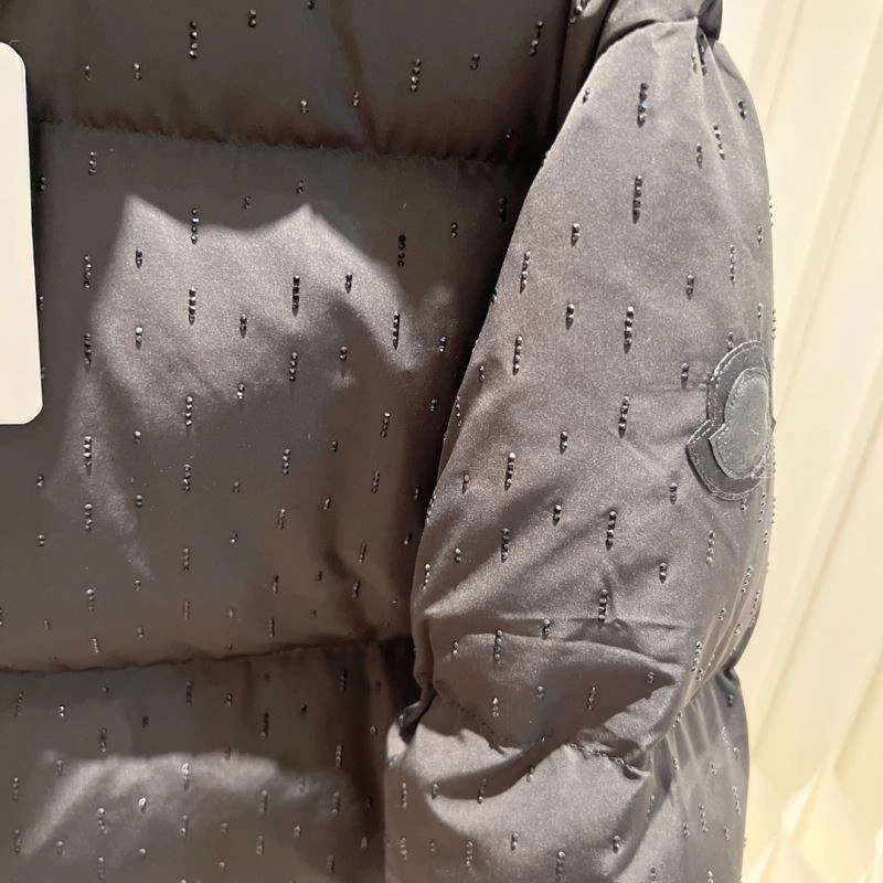 Moncler Down Jackets Cozy 145083