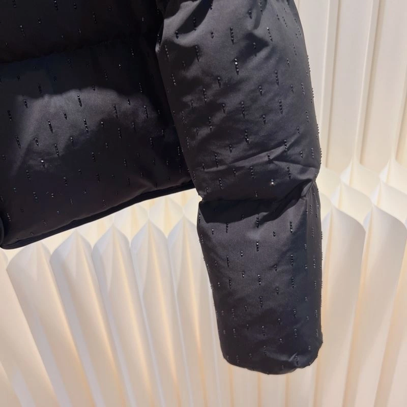 Moncler Down Jackets Cozy 145083