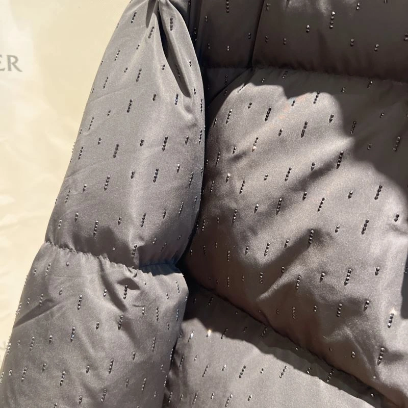 Moncler Down Jackets Cozy 145083