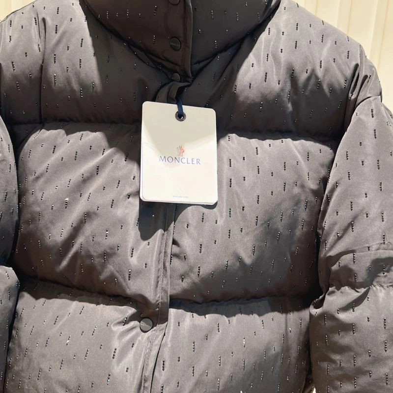 Moncler Down Jackets Cozy 145083
