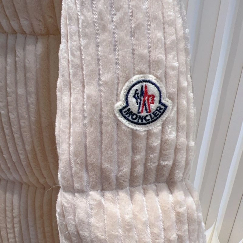 Durable Moncler Down Jackets 145084