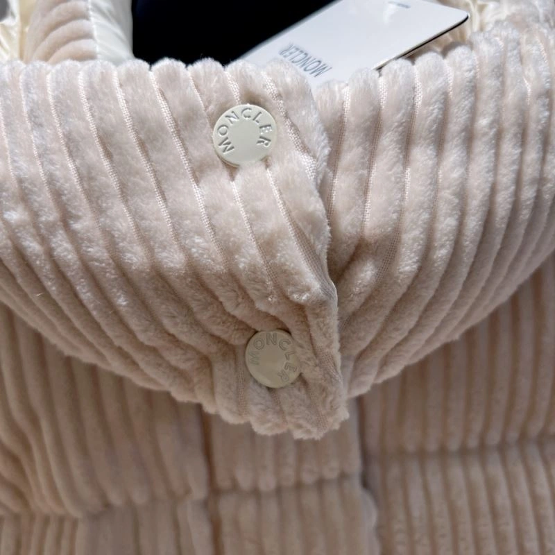 Durable Moncler Down Jackets 145084