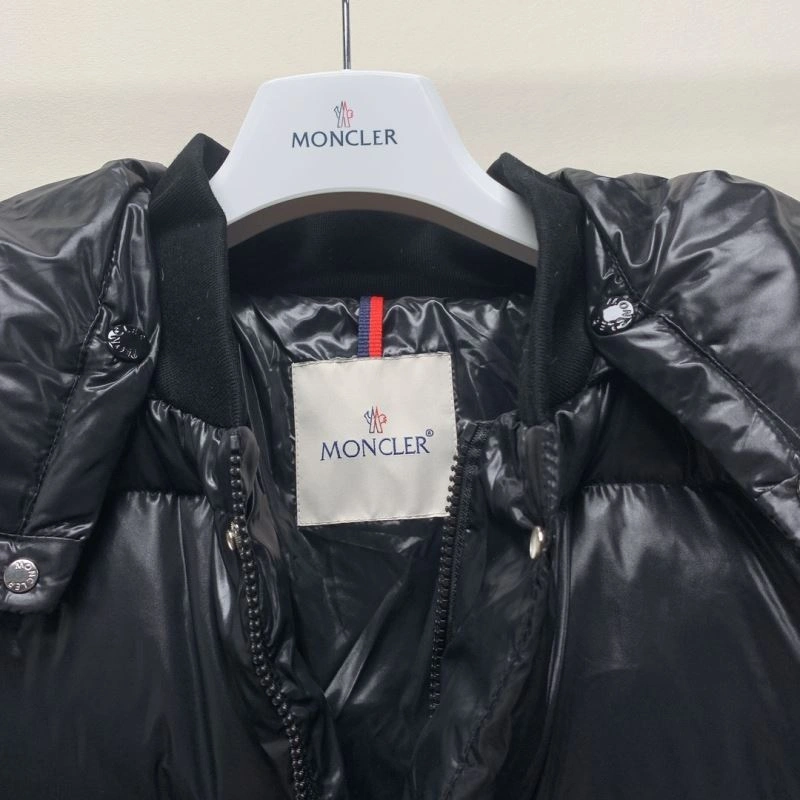 Snug Moncler Down Jackets 145069