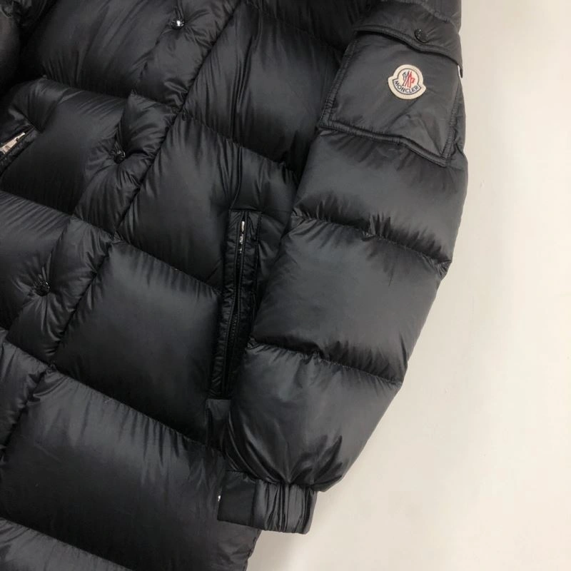 Sporty Moncler Down Jackets 145068