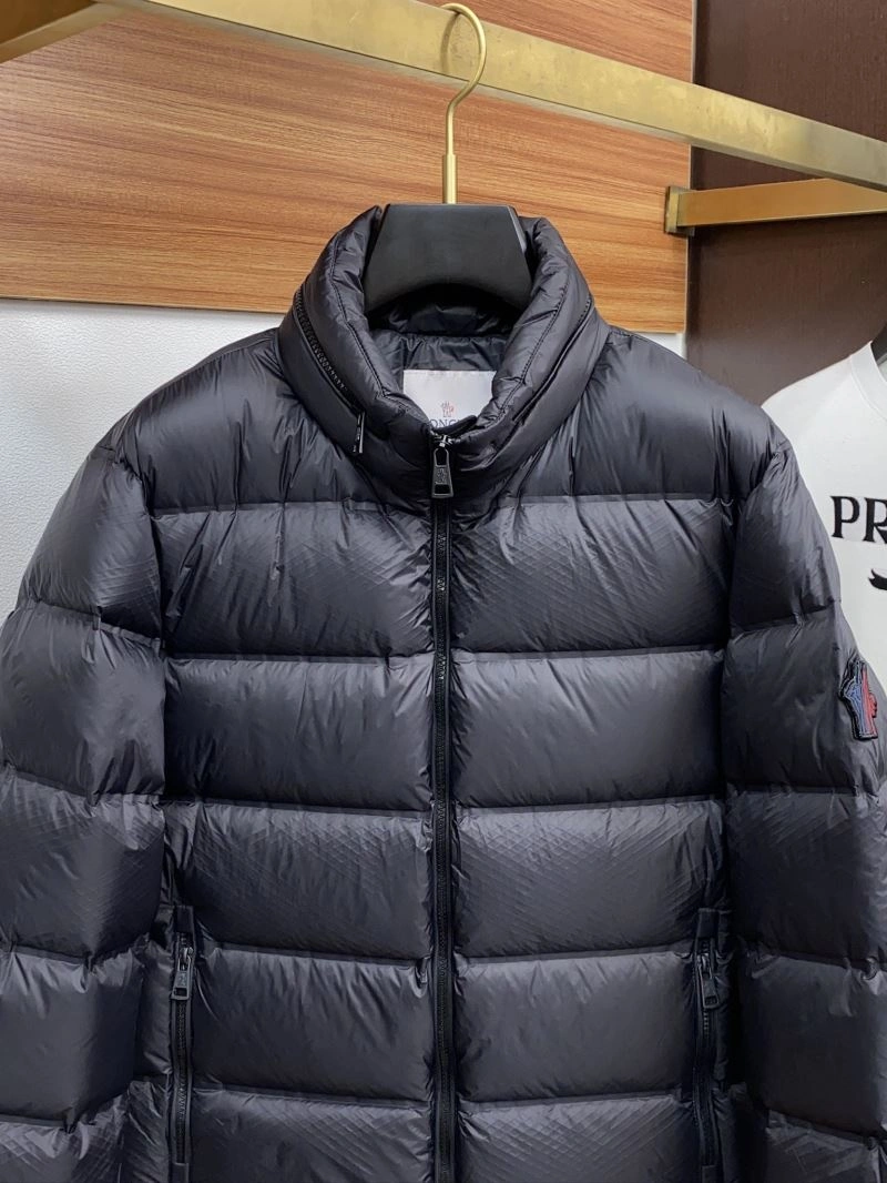 Moncler Down Jackets Sporty 145065