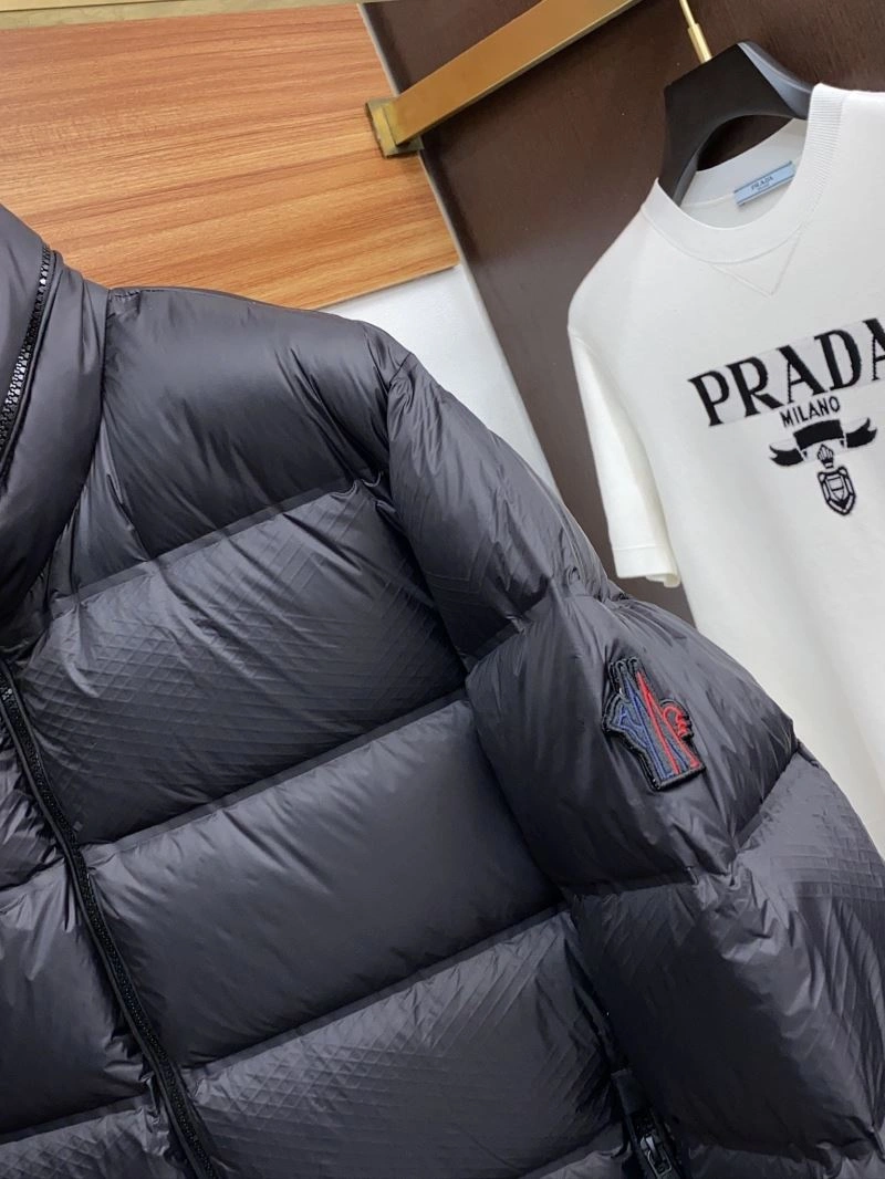 Moncler Down Jackets Sporty 145065