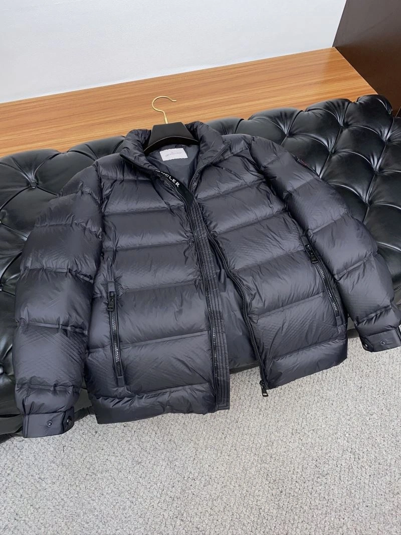 Moncler Down Jackets Sporty 145065