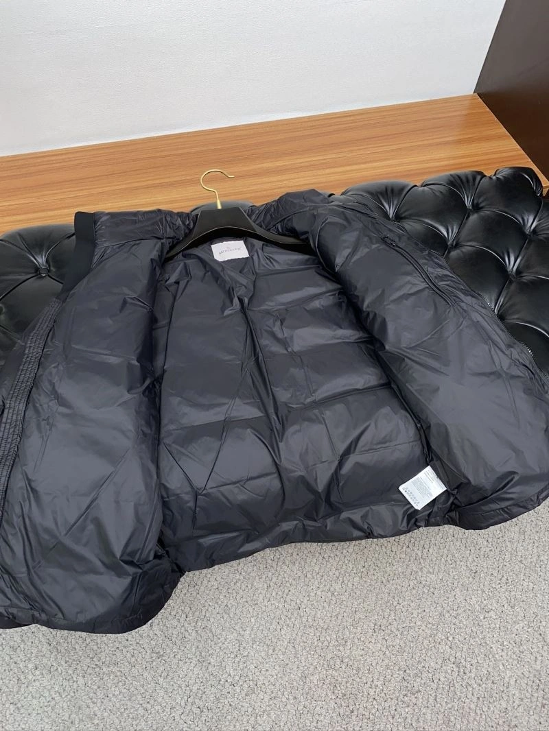 Moncler Down Jackets Sporty 145065