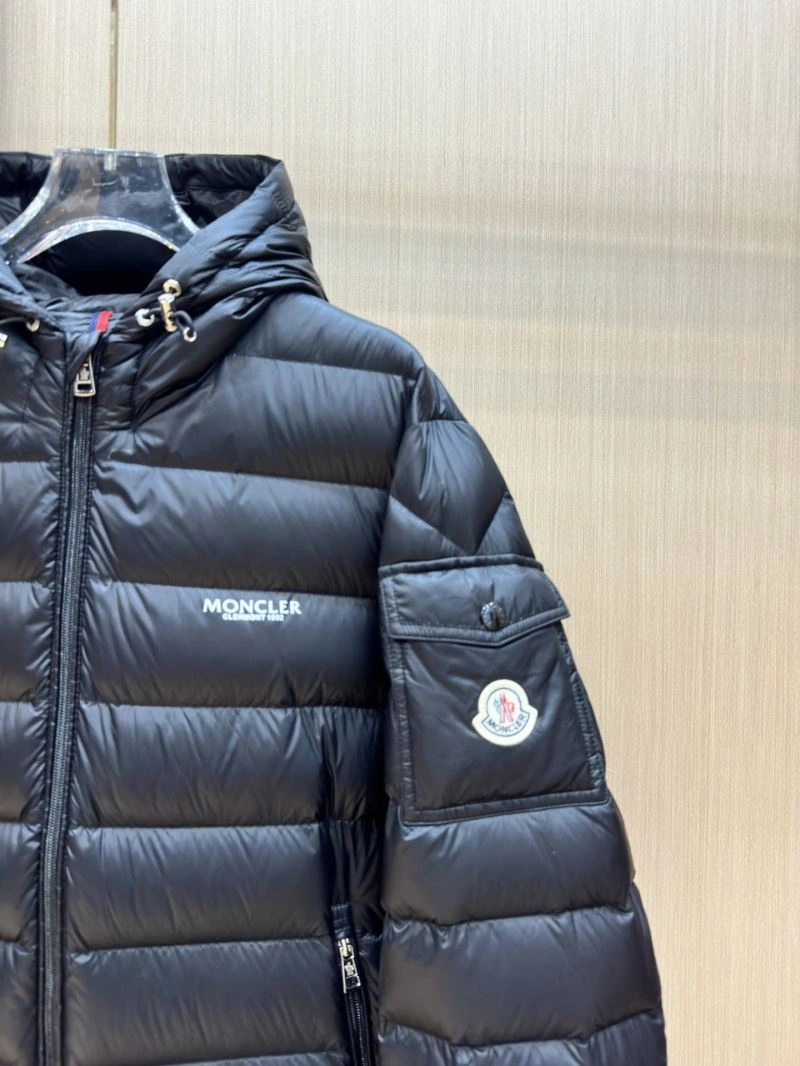Moncler Down Jackets Breathable 145057
