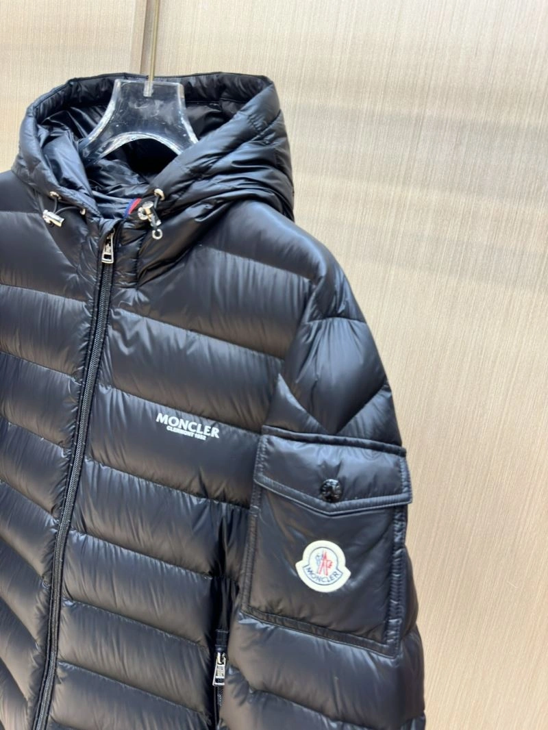 Moncler Down Jackets Breathable 145057