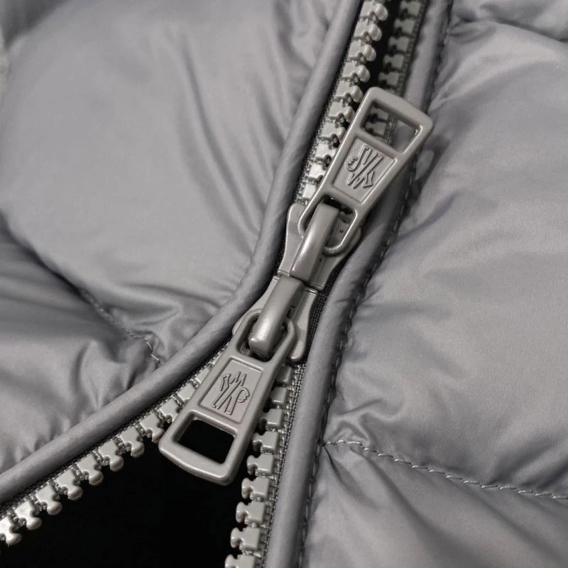 Moncler Down Jackets Youthful 145038