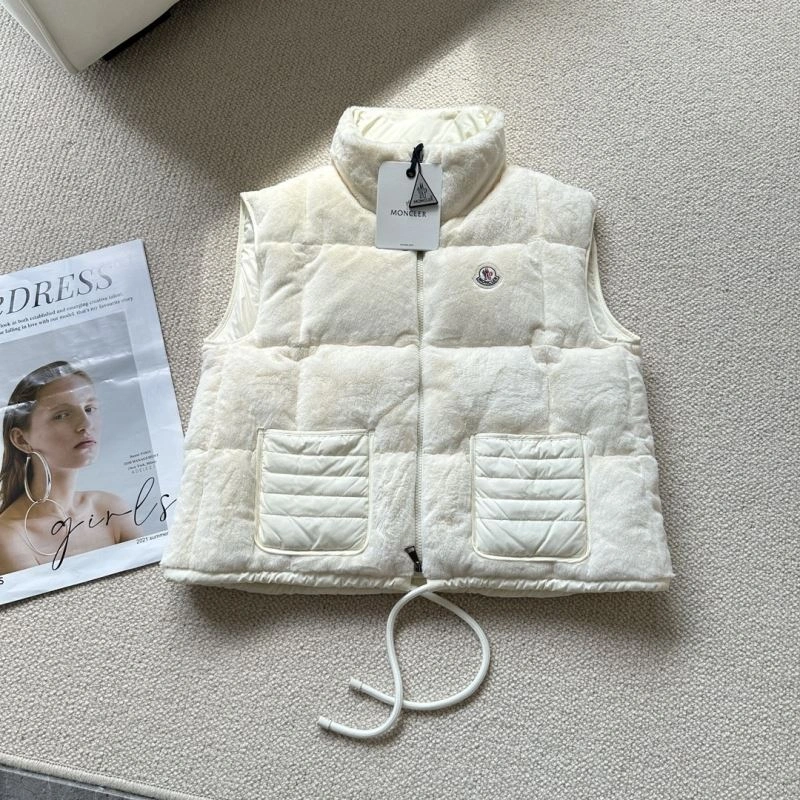 Vibrant Moncler Down Jackets 145024