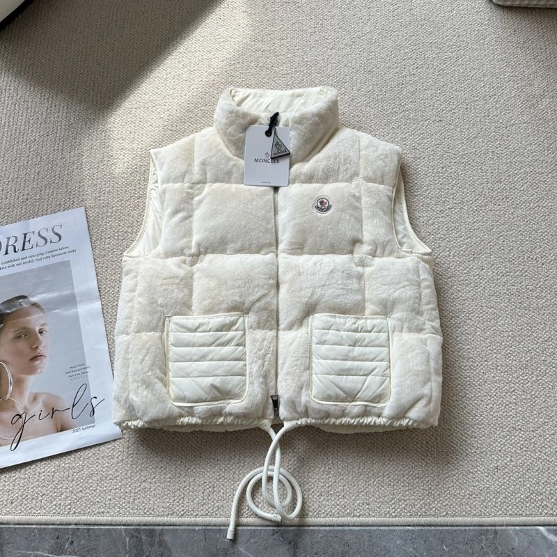 Vibrant Moncler Down Jackets 145024