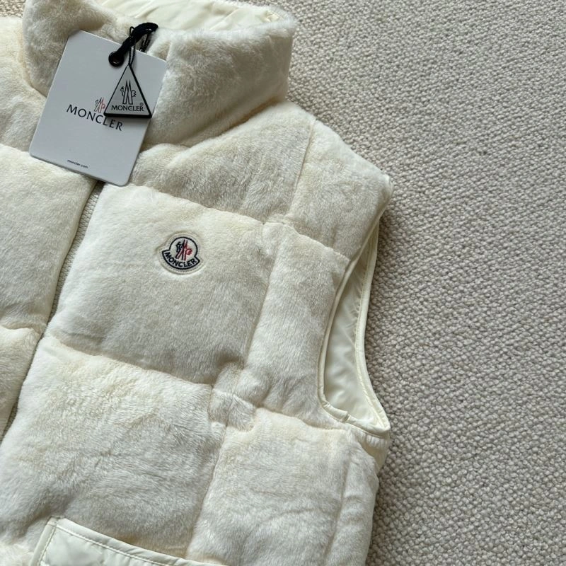 Vibrant Moncler Down Jackets 145024