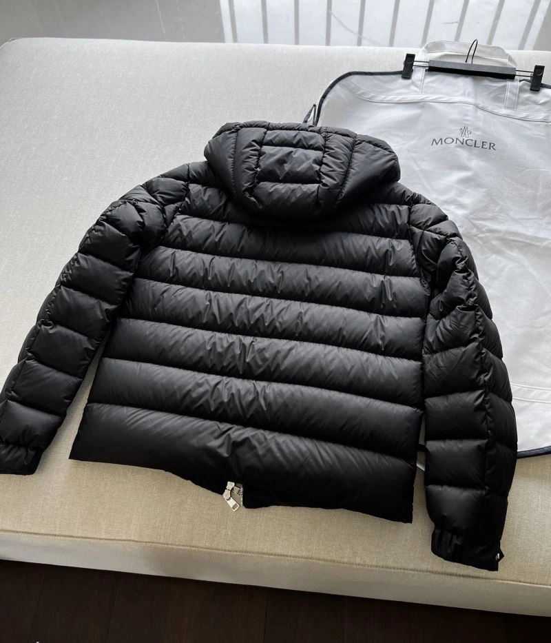 Moncler Down Jackets HighQuality 145021
