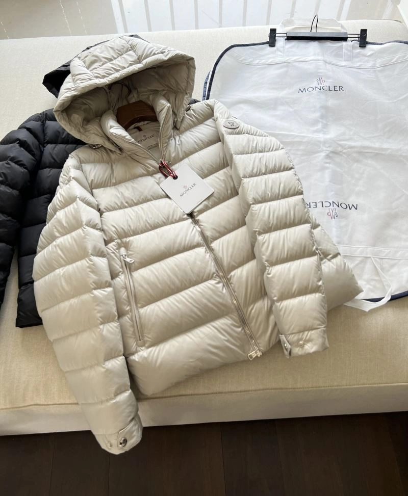 Supportive Moncler Down Jackets 145048