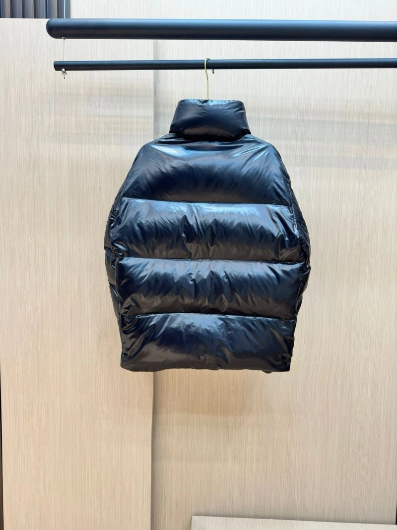 Moncler Down Jackets Functional 145015