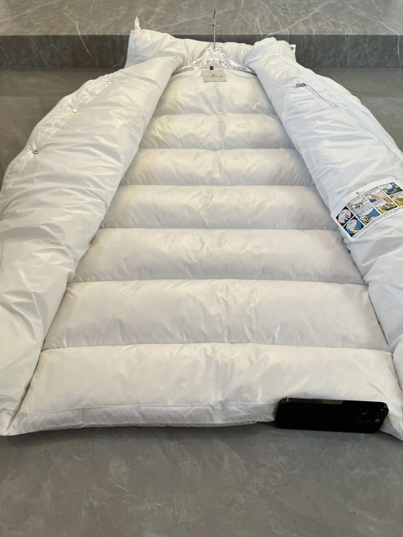 Sustainable Moncler Down Jackets 144986