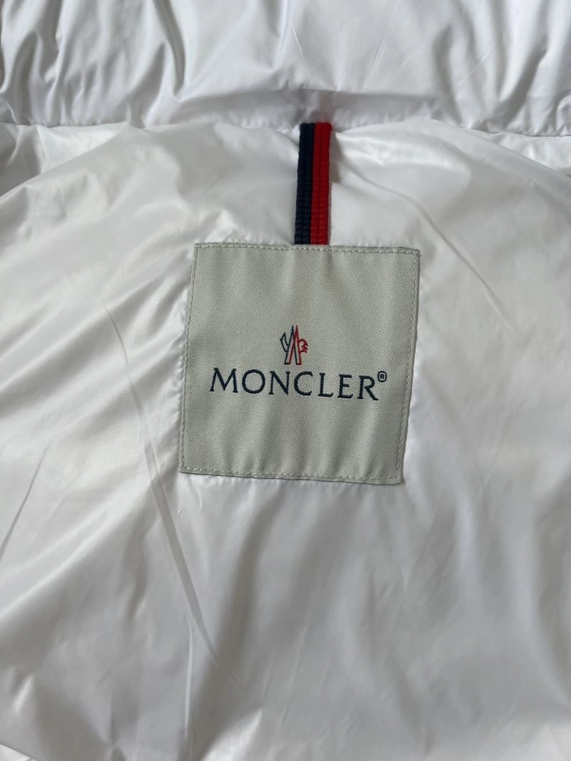 Moncler Down Jackets Durable 144982