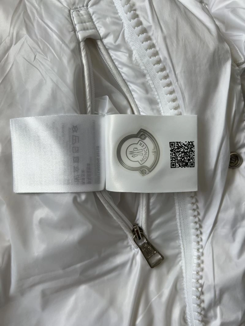 Moncler Down Jackets Durable 144982