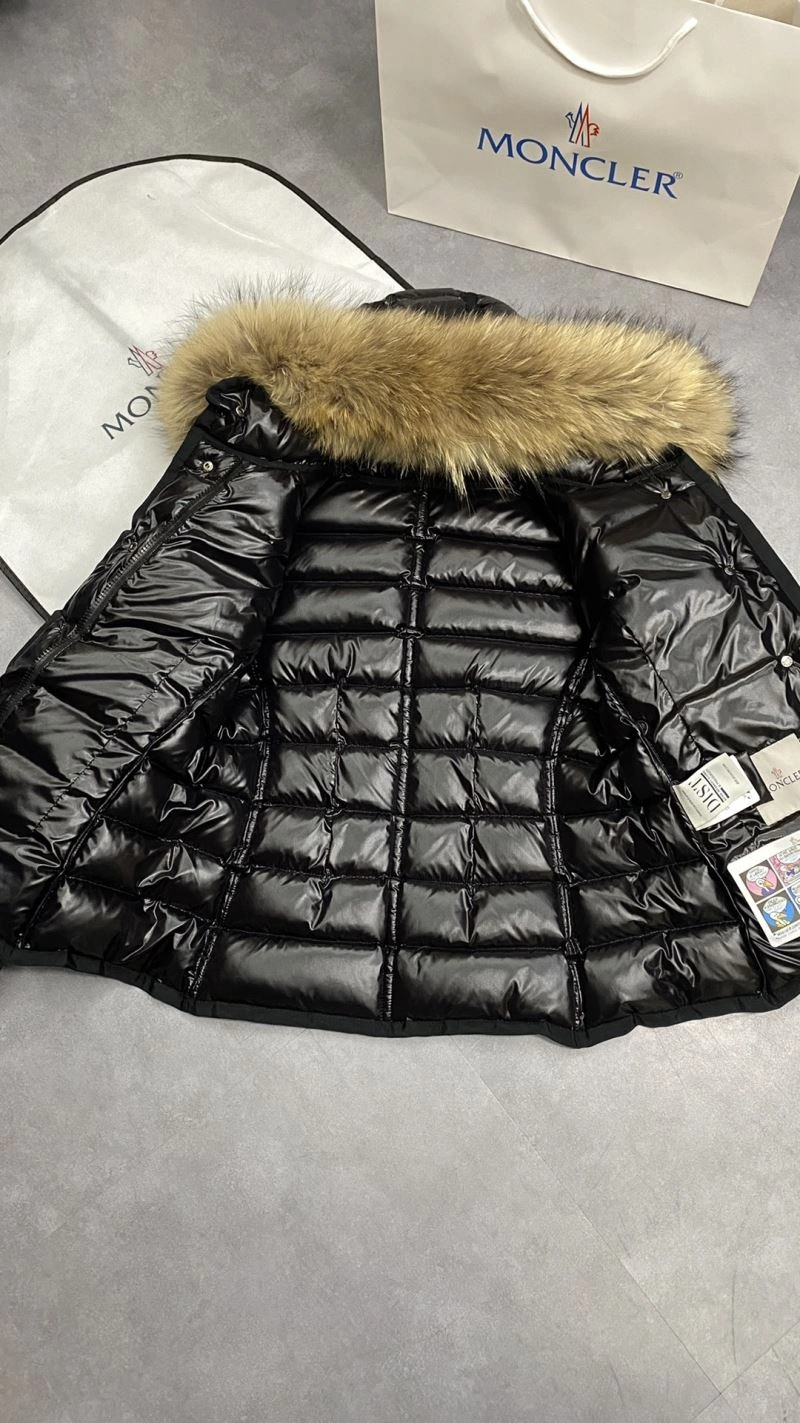 Moncler Down Jackets Minimalist 144970