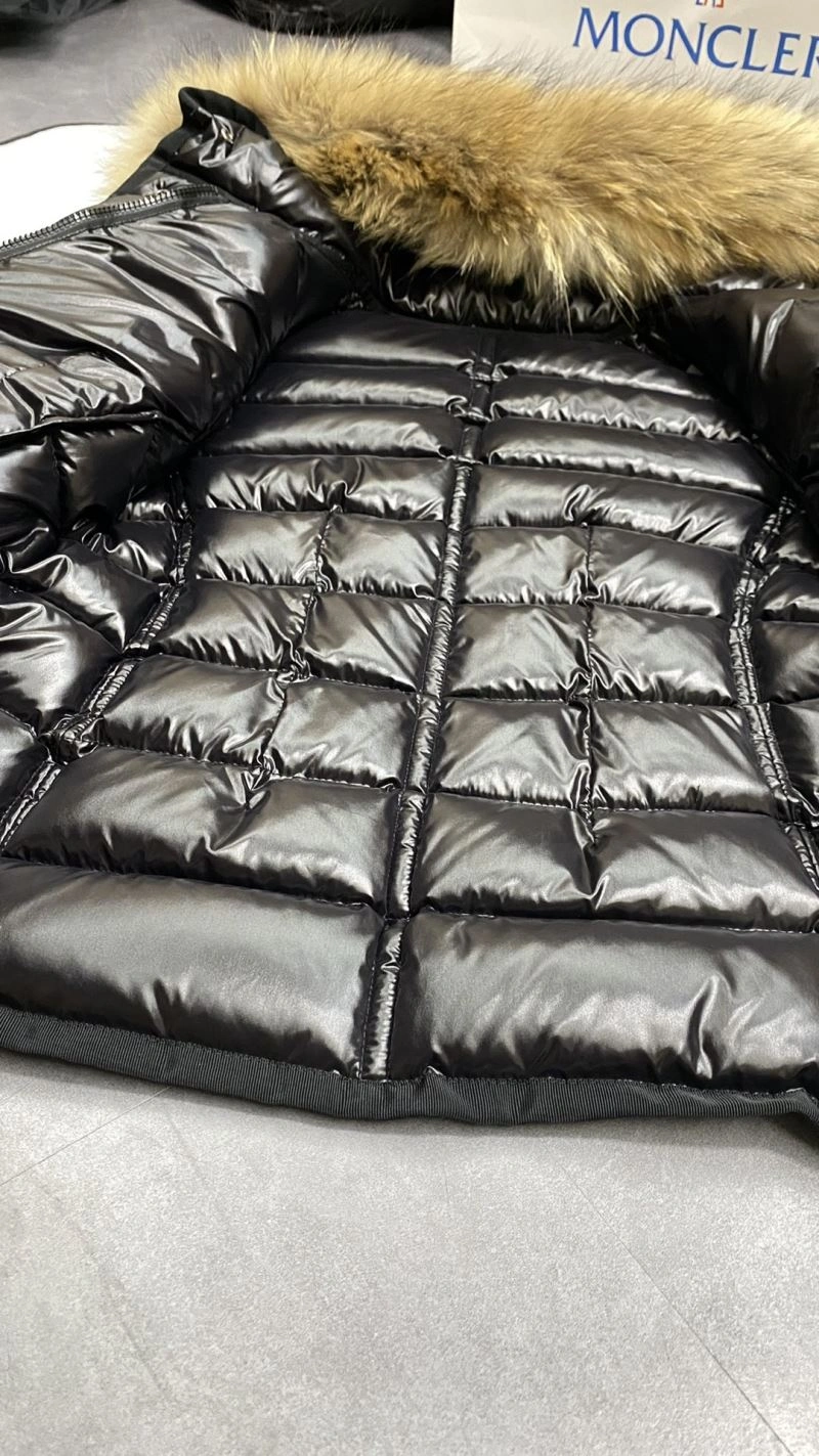 Moncler Down Jackets Minimalist 144970