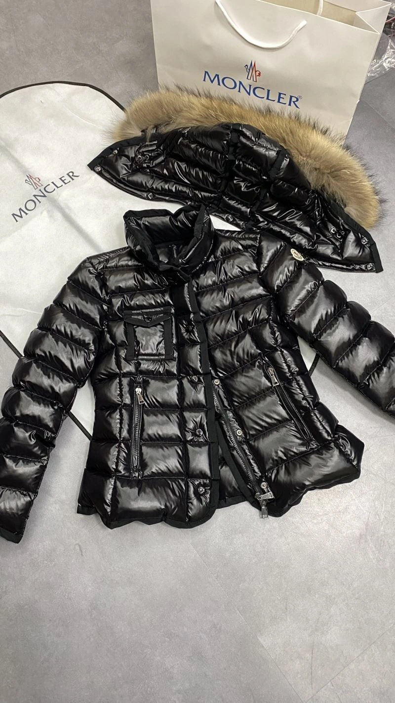 Moncler Down Jackets Minimalist 144970