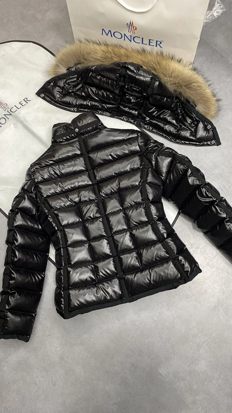 Moncler Down Jackets Minimalist 144970