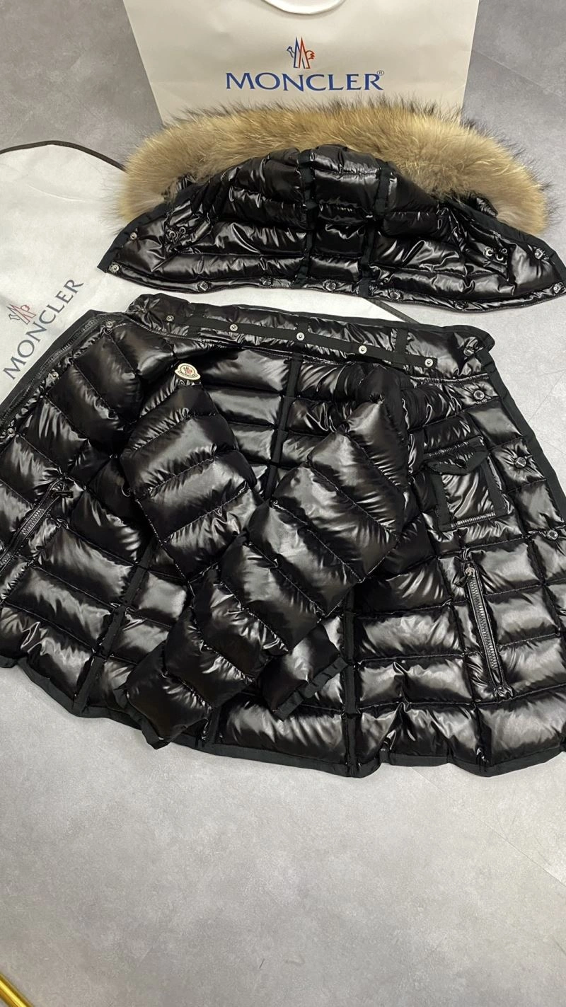 Moncler Down Jackets Minimalist 144970