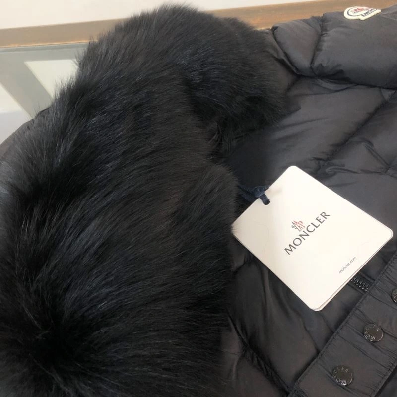 Moncler Down Jackets Sophisticated 144971