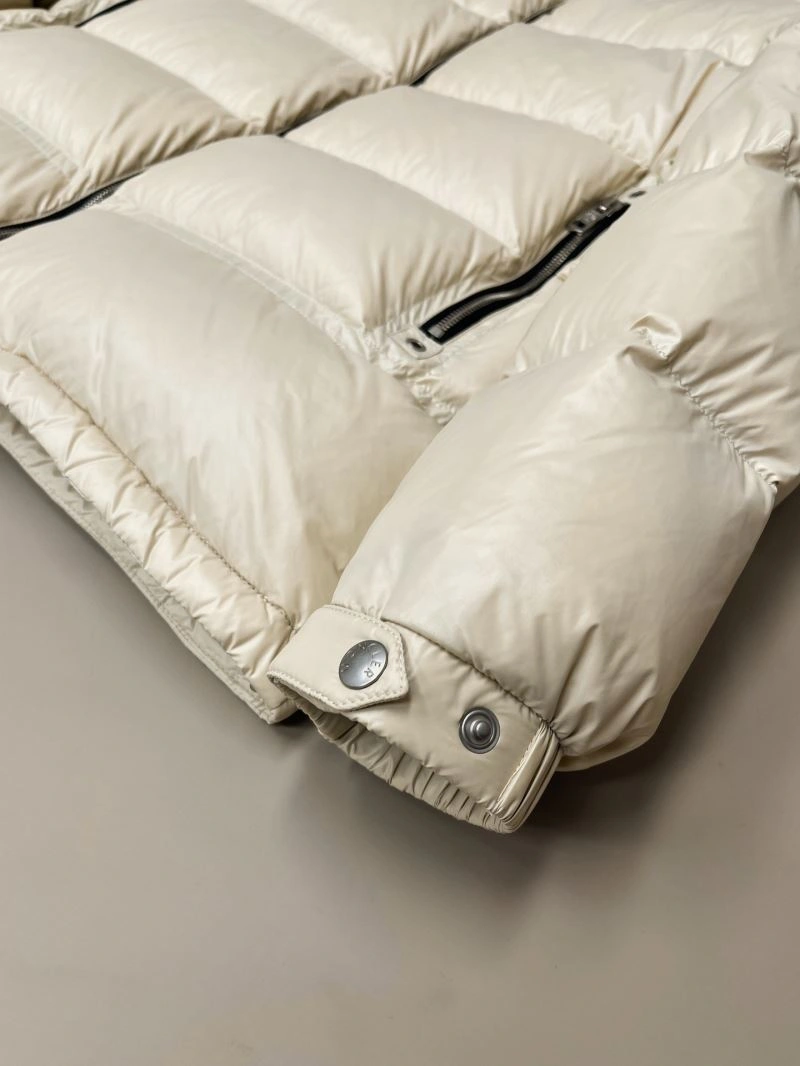 FashionForward Moncler Down Jackets 144947