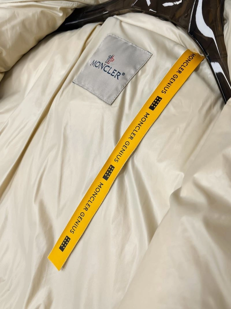 FashionForward Moncler Down Jackets 144947