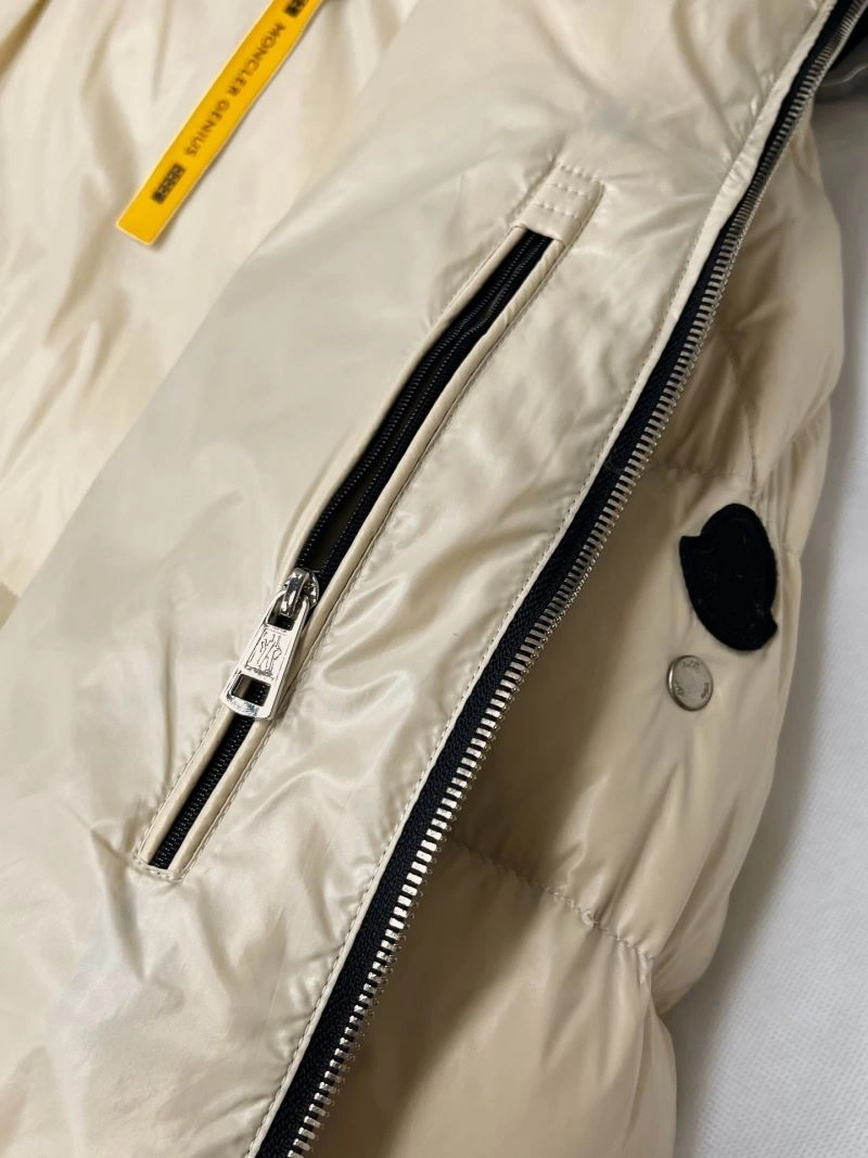 FashionForward Moncler Down Jackets 144947