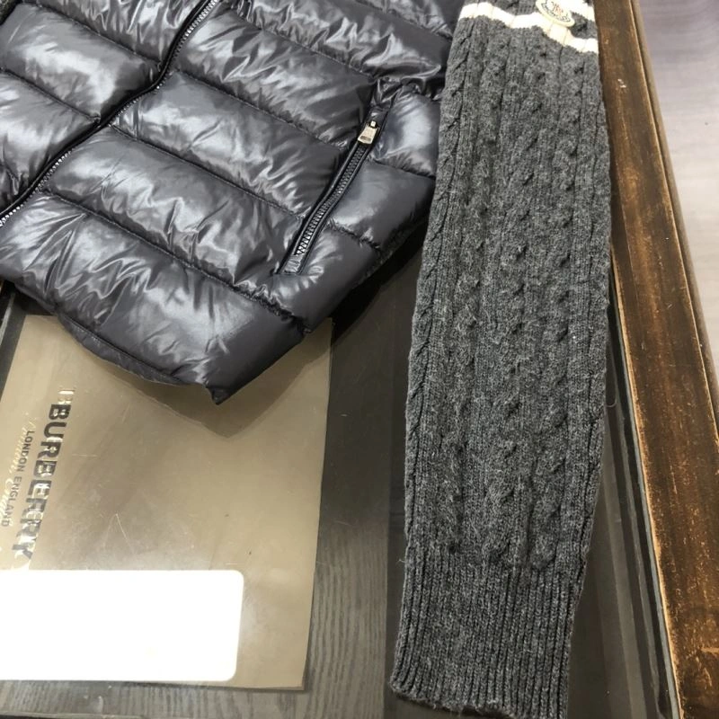 FlexibleFit Moncler Down Jackets 144957