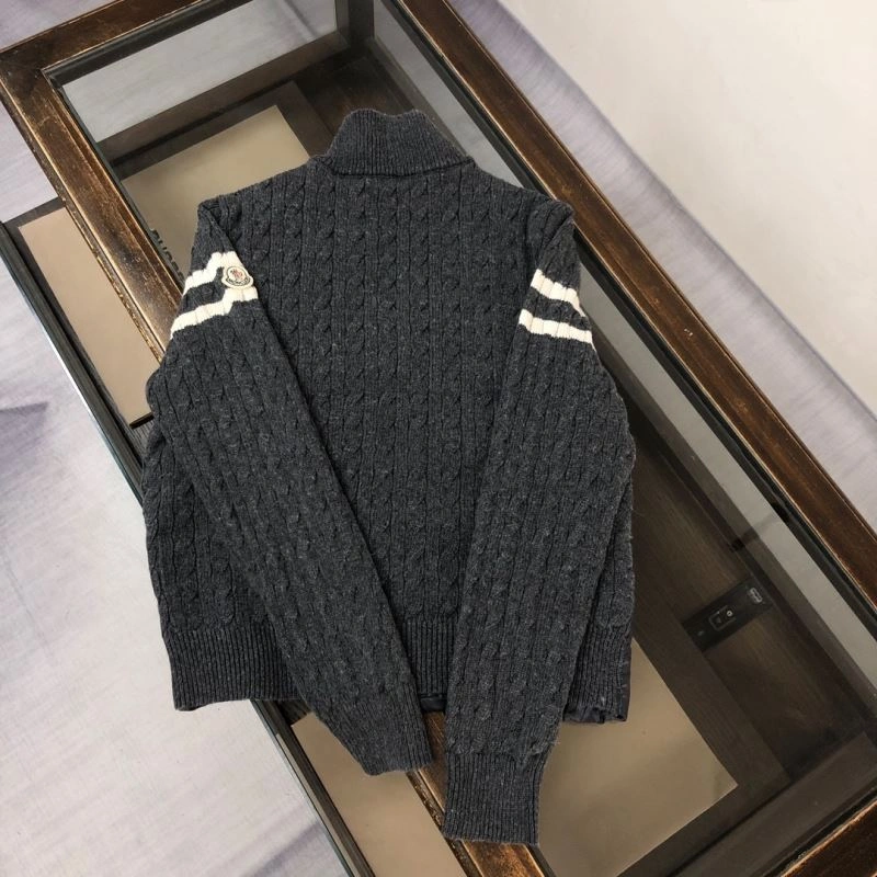 FlexibleFit Moncler Down Jackets 144957