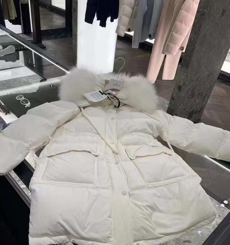 Moncler Down Jackets Unique 144932