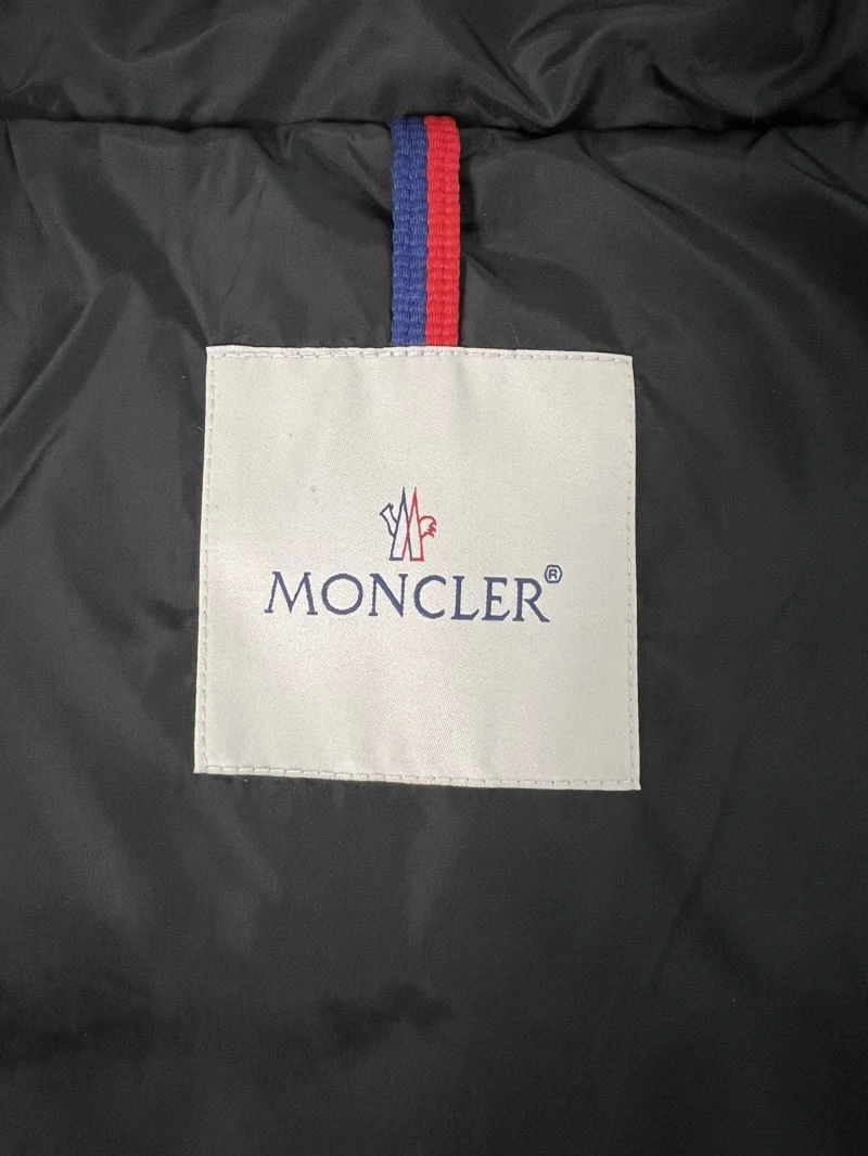 Durable Moncler Down Jackets 144904