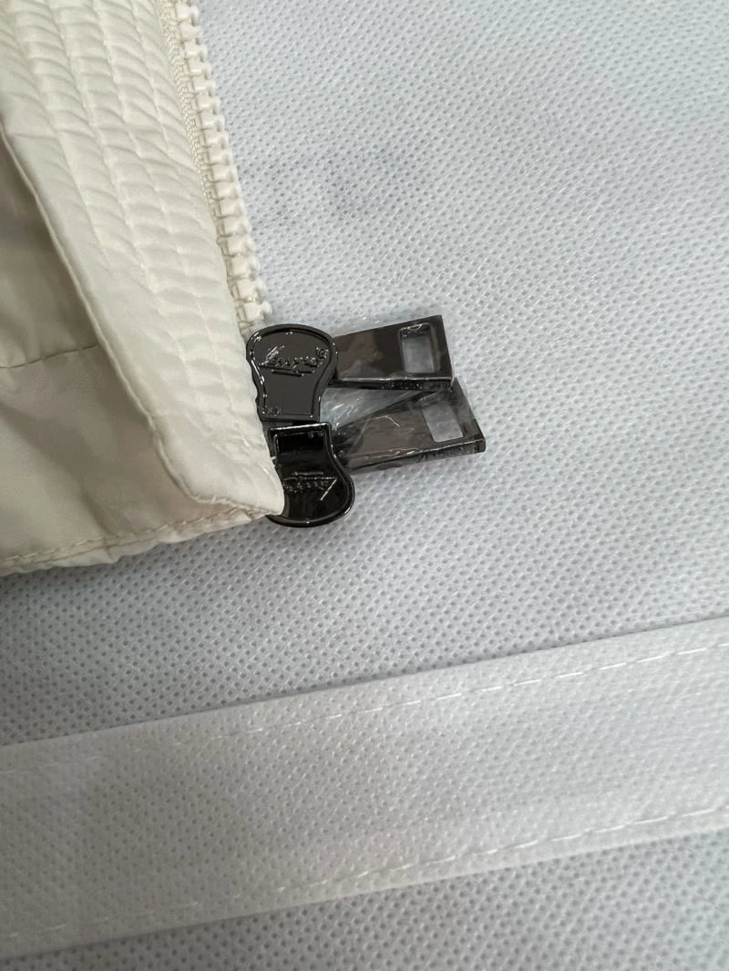 Moncler Down Jackets Practical 144924