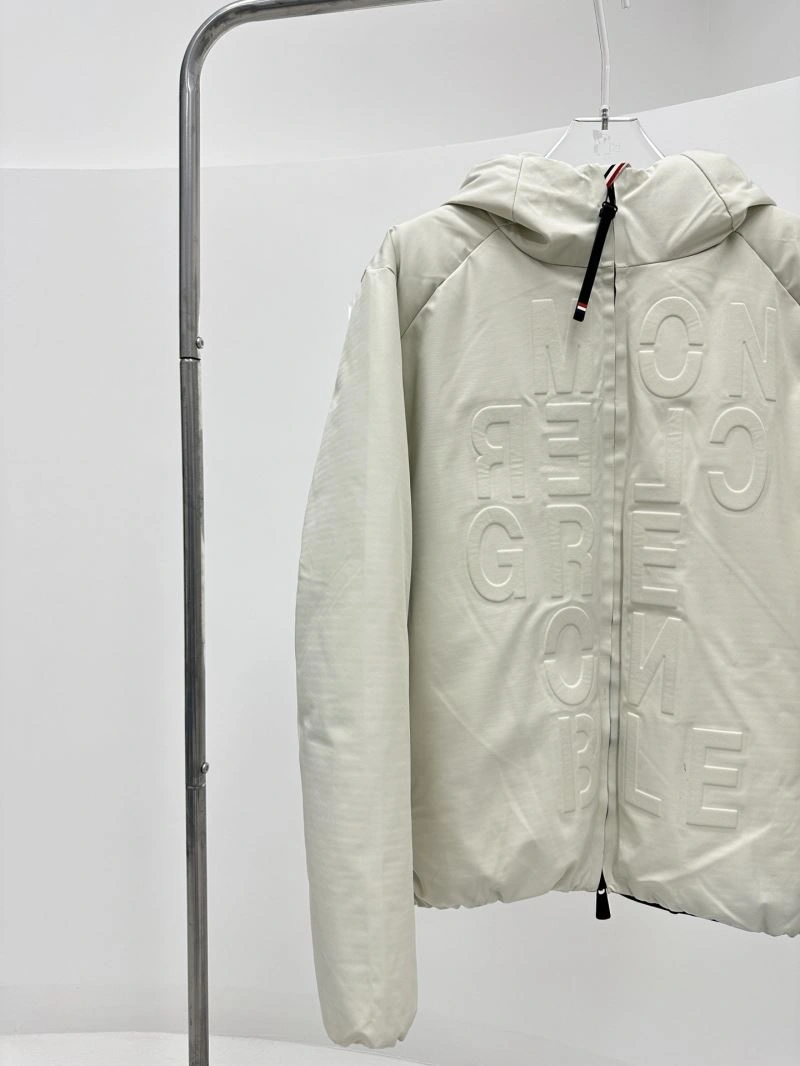 EyeCatching Moncler Down Jackets 144907