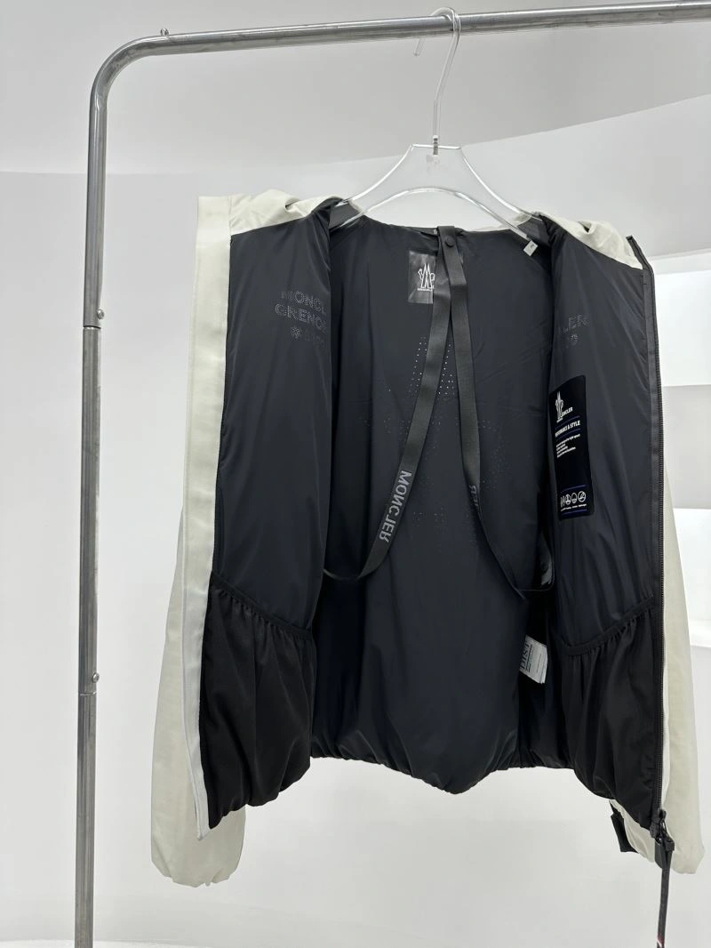 EyeCatching Moncler Down Jackets 144907